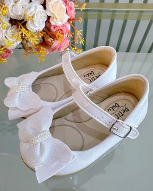 Sapatinho Infantil Branco Verniz C/ Aplique Borboleta Luxo