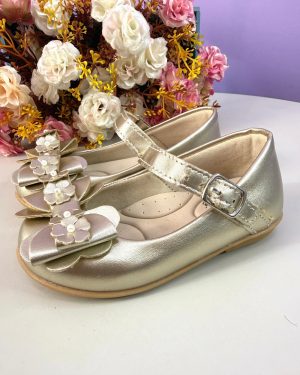 Sapatinho Infantil Dourado Fosco C/ Aplique de Florzinhas