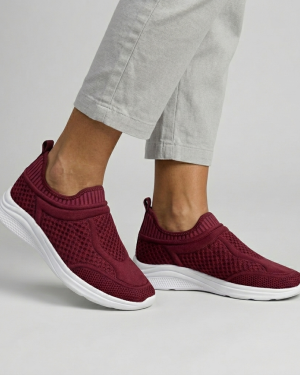 Tenis Feminino Vermelho Marsala Slip On Calce facil Confortável Caminhada